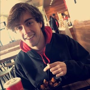 Meet your Posher, Levi